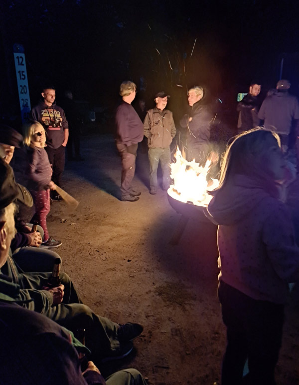 2022 am Lagerfeuer Gemütlich am Lagerfeuer